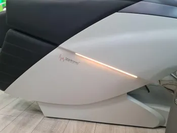 Масажне крісло AlphaSonic III White Black - фото 79473